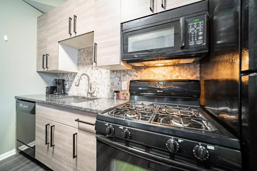 Appartement Walkable Gem In Little Italy à Cleveland Extérieur photo