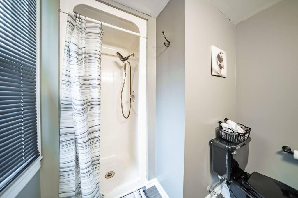 Appartement Walkable Gem In Little Italy à Cleveland Extérieur photo